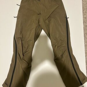 Arc'teryx Gore Tex Men's Brown Cargo Hiking Pants